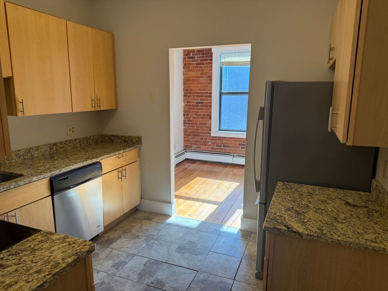 105 Main St - Photo 2 of 13