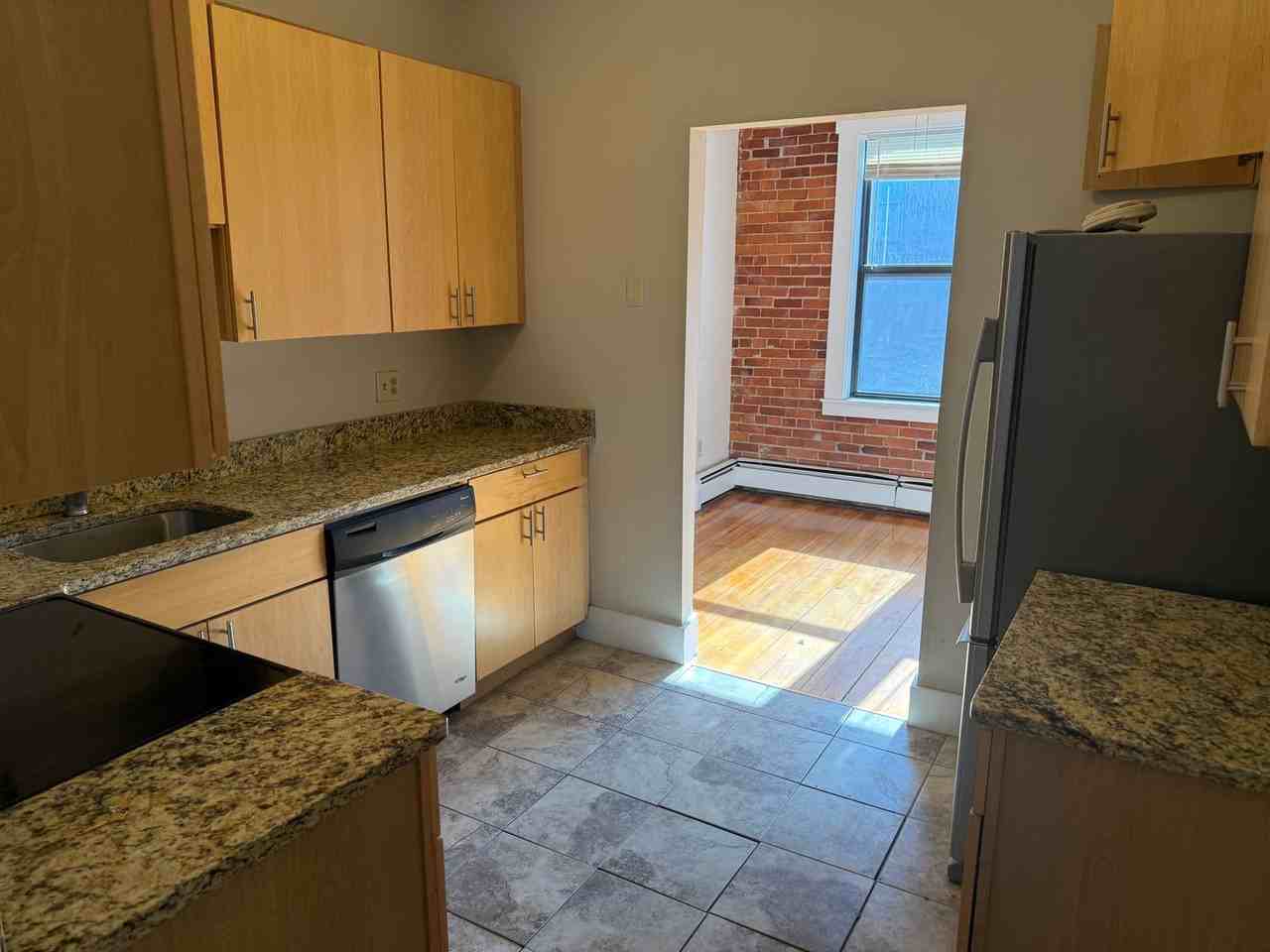 105 Main St - Photo 3 of 13