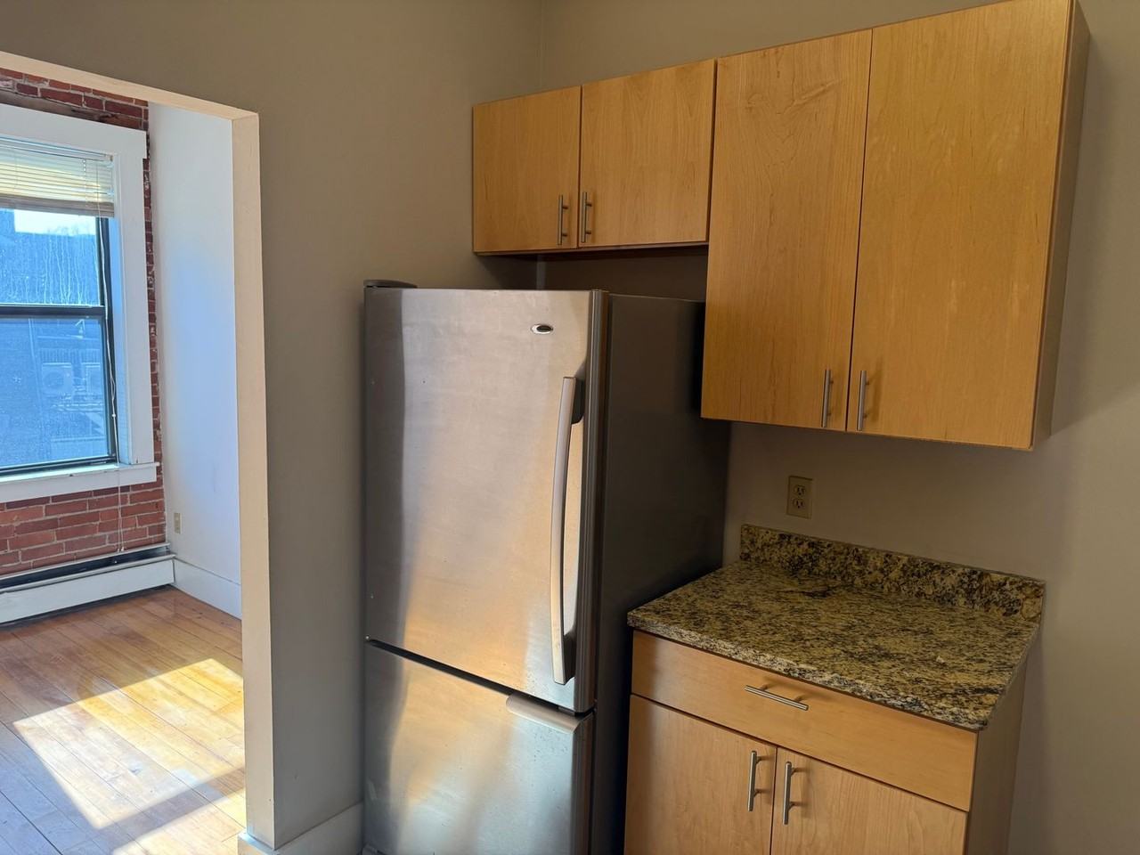 105 Main St - Photo 4 of 13