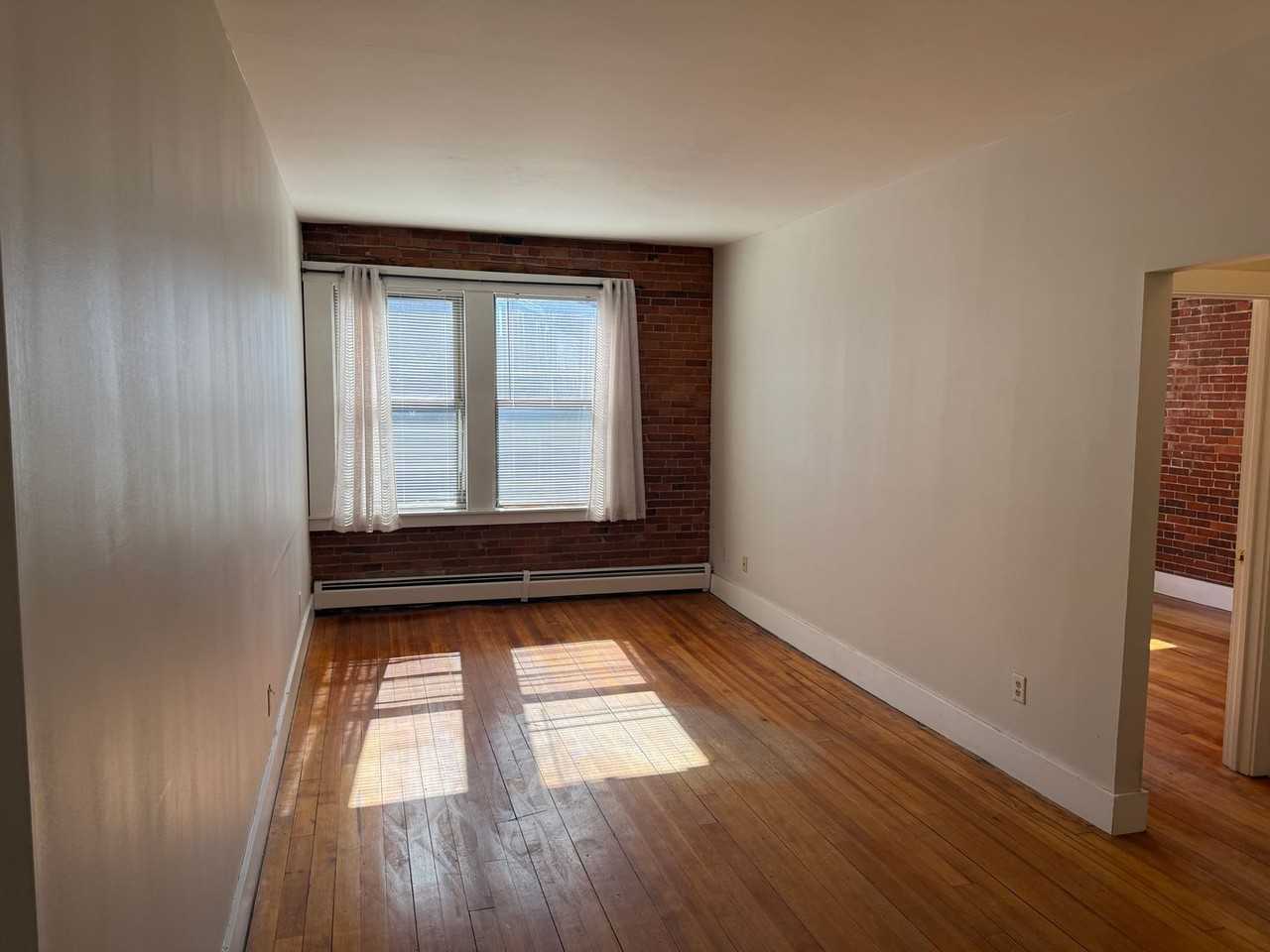 105 Main St - Photo 5 of 13