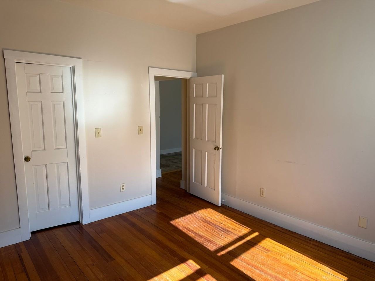 105 Main St - Photo 7 of 13