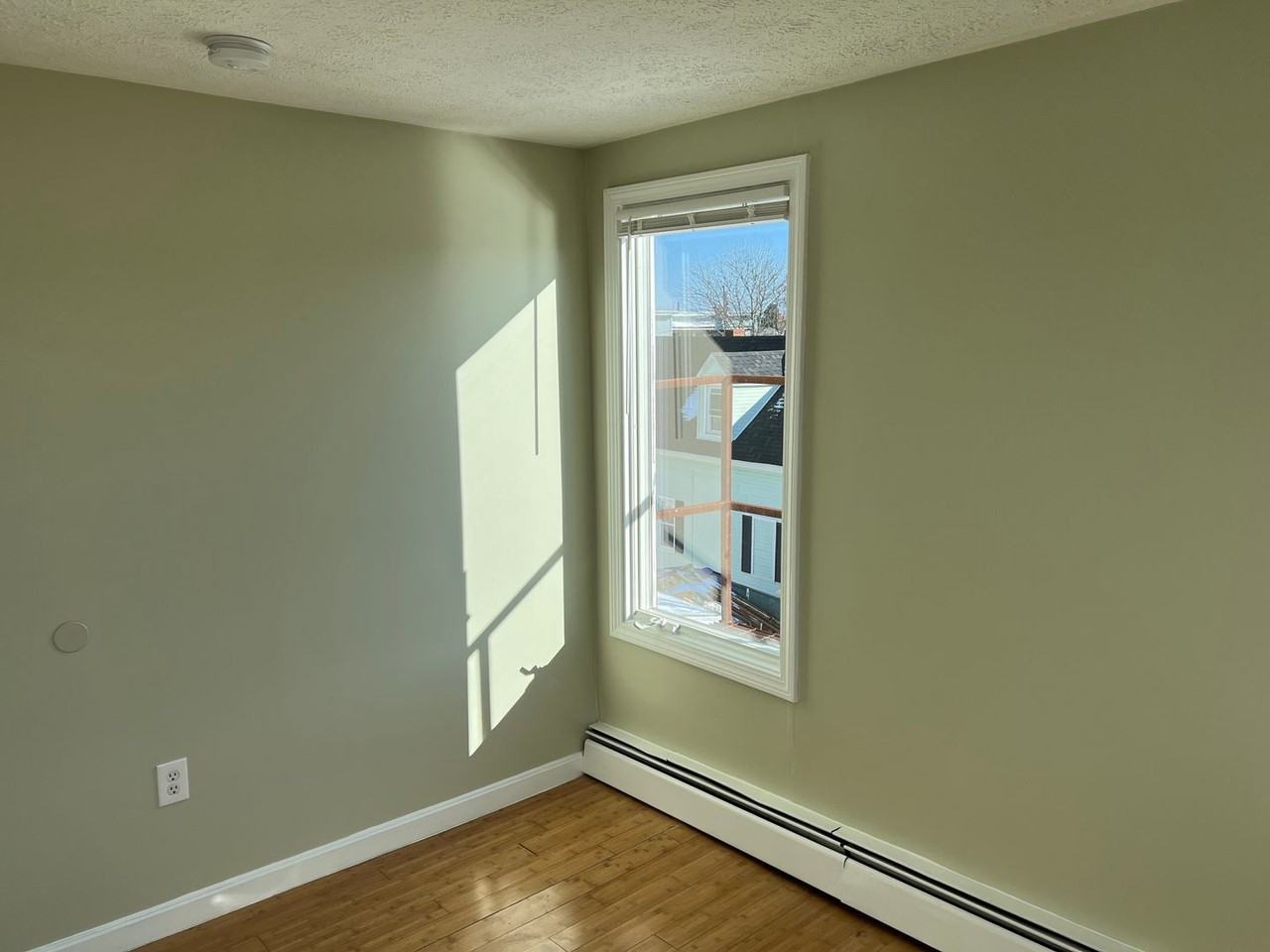 23 Pine St - Photo 5 of 13