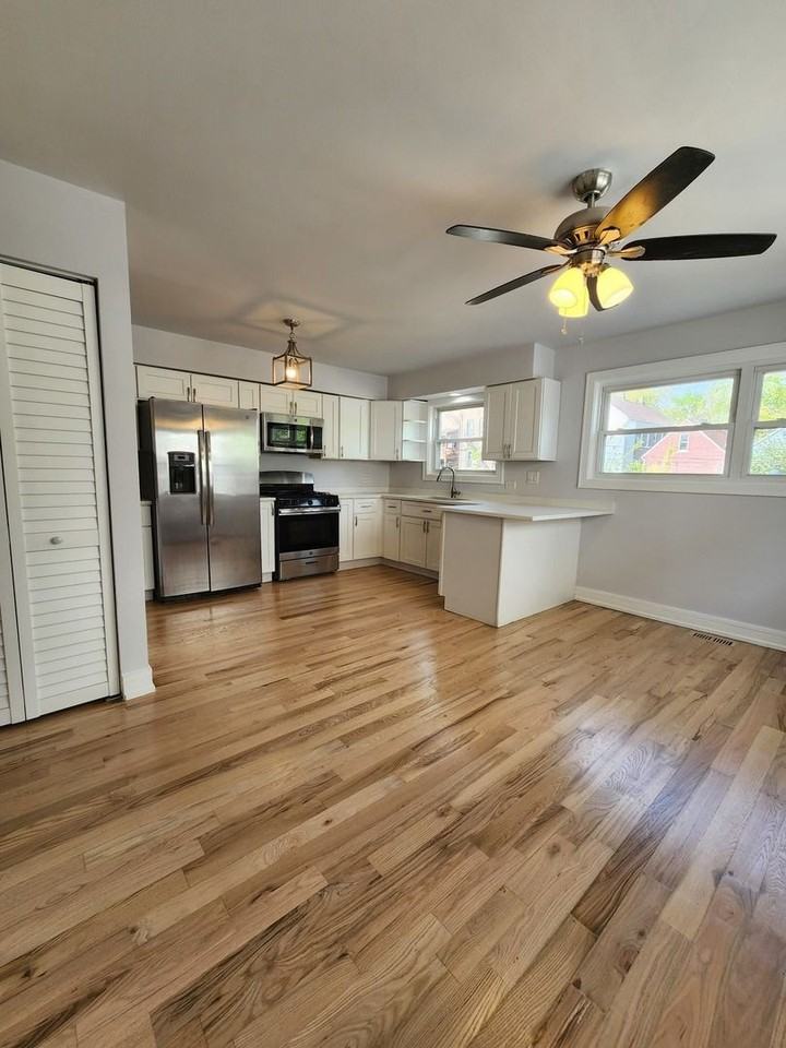 2404 S Trumbull Ave - Photo 3 of 8
