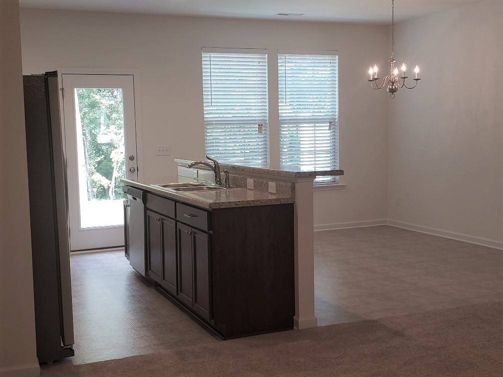 101 E Grove Point Dr - Photo 4 of 8