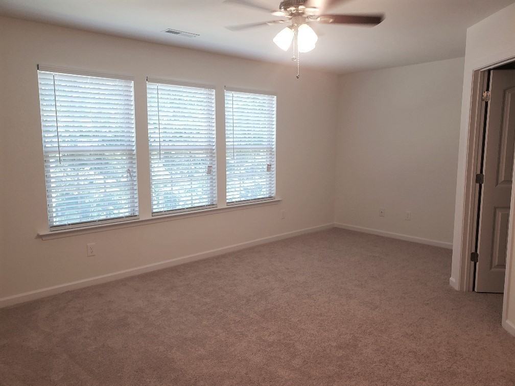 101 E Grove Point Dr - Photo 5 of 8