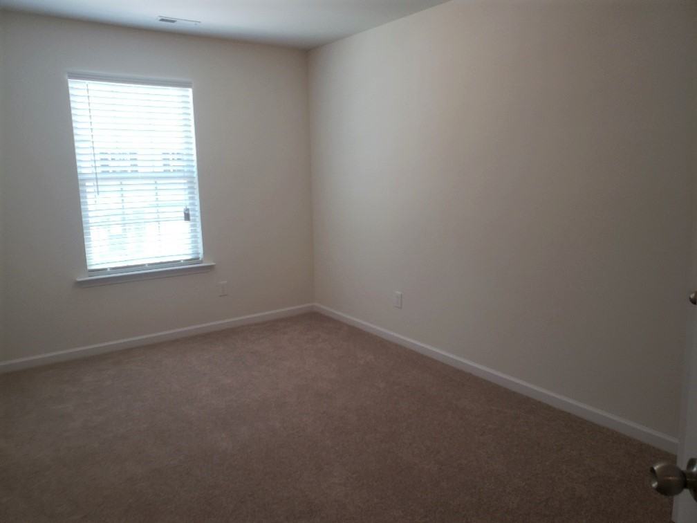 101 E Grove Point Dr - Photo 7 of 8