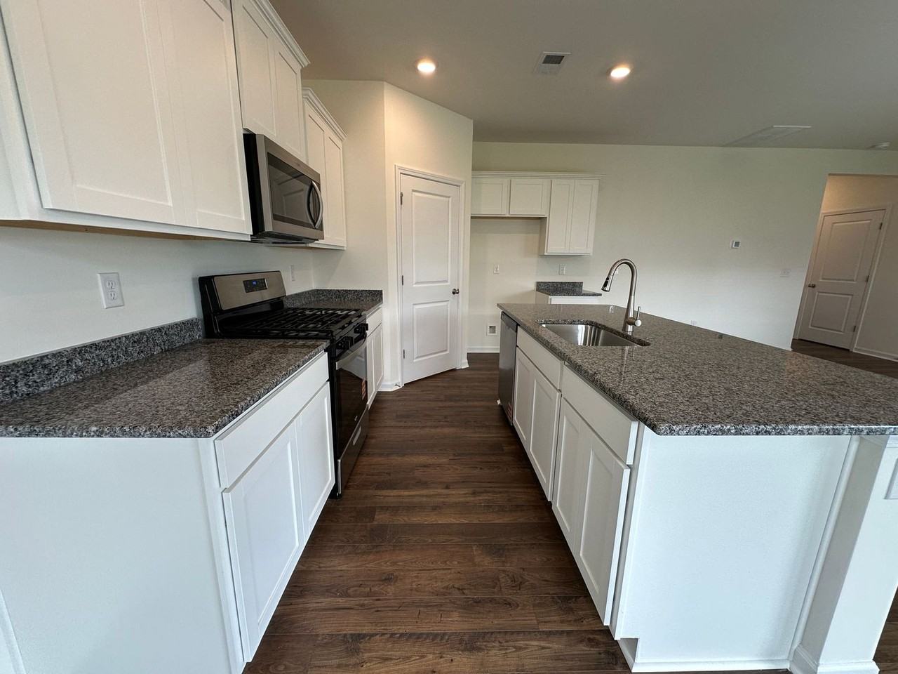 1345 Three Horses Ln - Photo 5 of 23