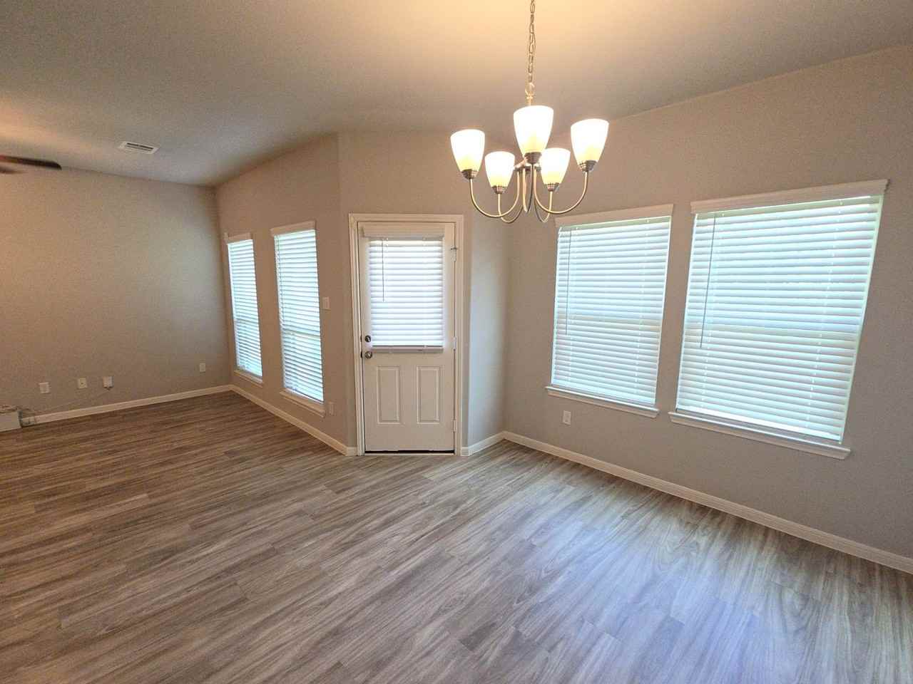 6543 Castle Loch Ct - Photo 5 of 28