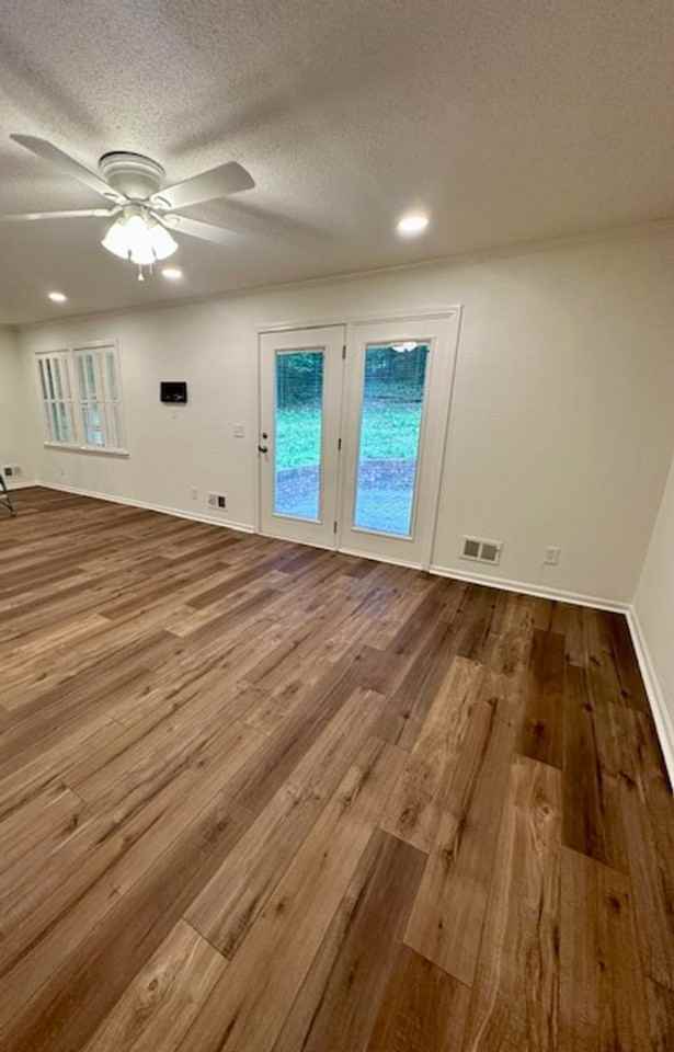 1110 Slann Dr - Photo 6 of 27