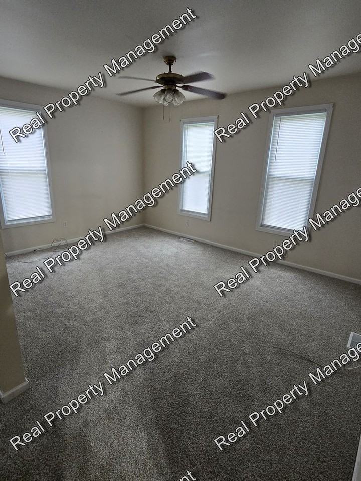 401 N Grant St - Photo 3 of 12