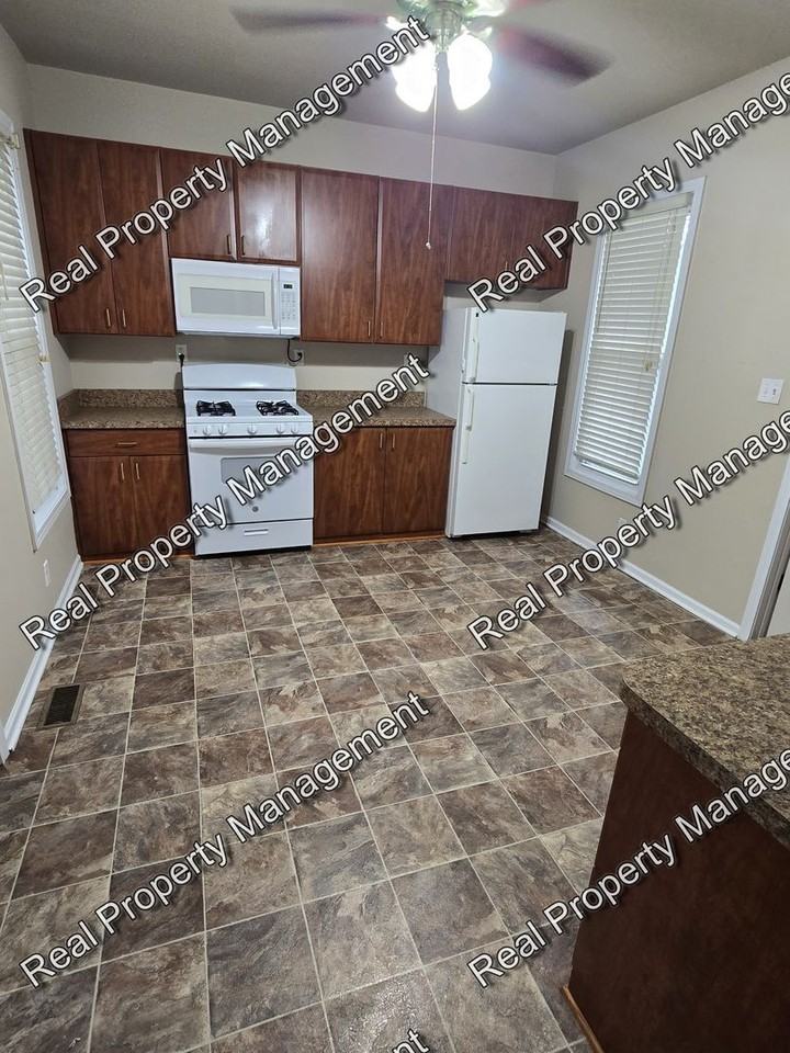 401 N Grant St - Photo 4 of 12