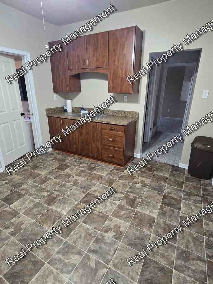 401 N Grant St - Photo 5 of 12