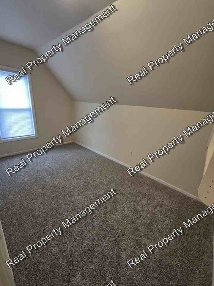 401 N Grant St - Photo 7 of 12