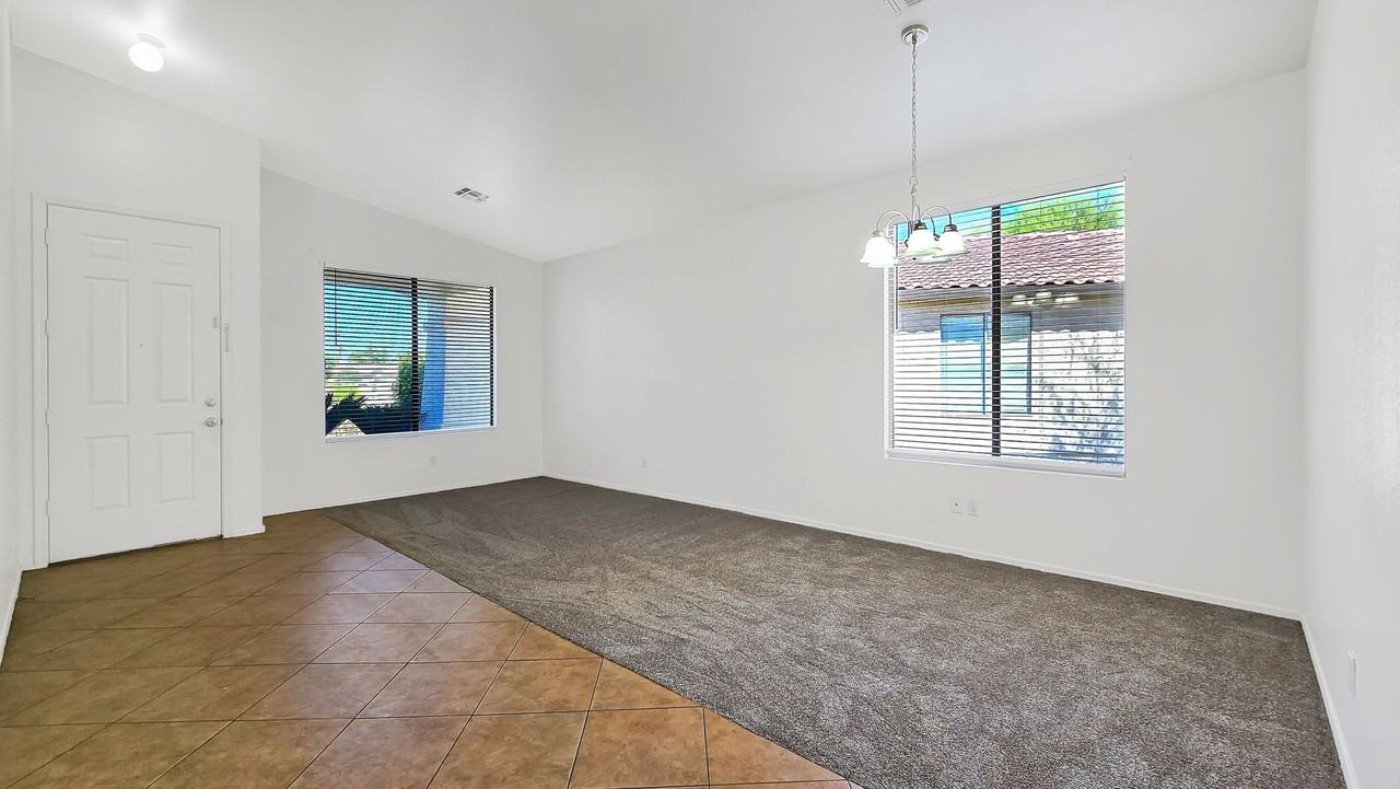 10726 W Citrus Grv - Photo 3 of 28