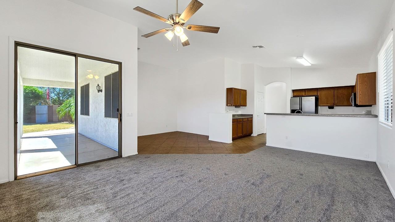 10726 W Citrus Grv - Photo 5 of 28