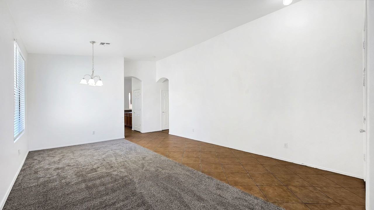 10726 W Citrus Grv - Photo 7 of 28