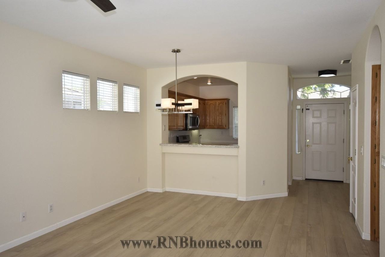 288 Marsalla Dr - Photo 3 of 19