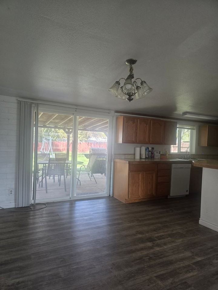 4306 Fargo St - Photo 4 of 17