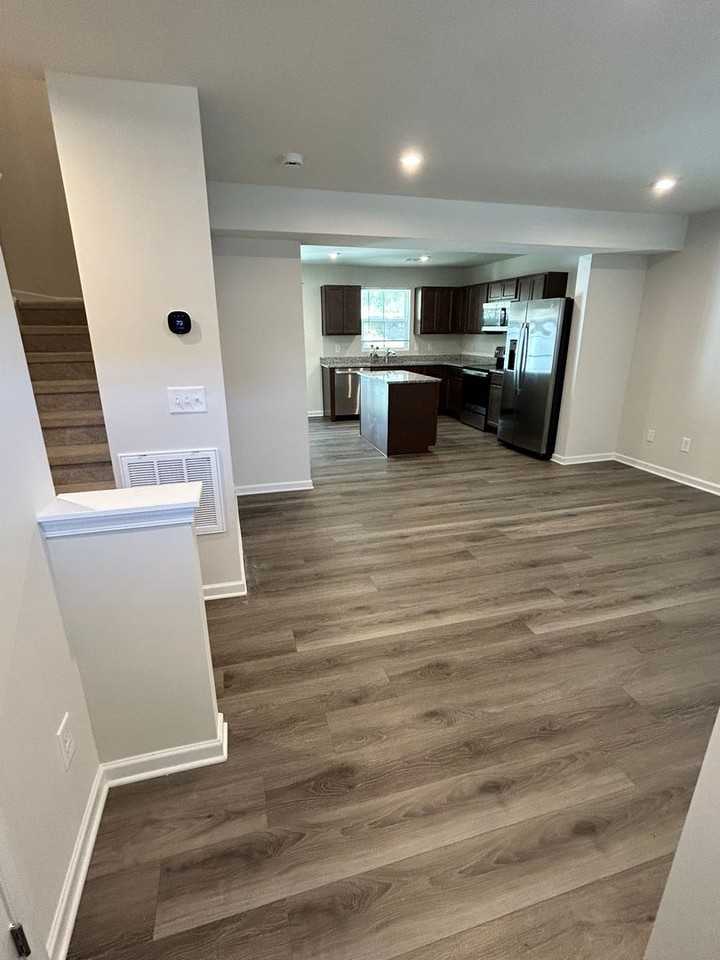1629 Mountain Ash Ln - Photo 2 of 18