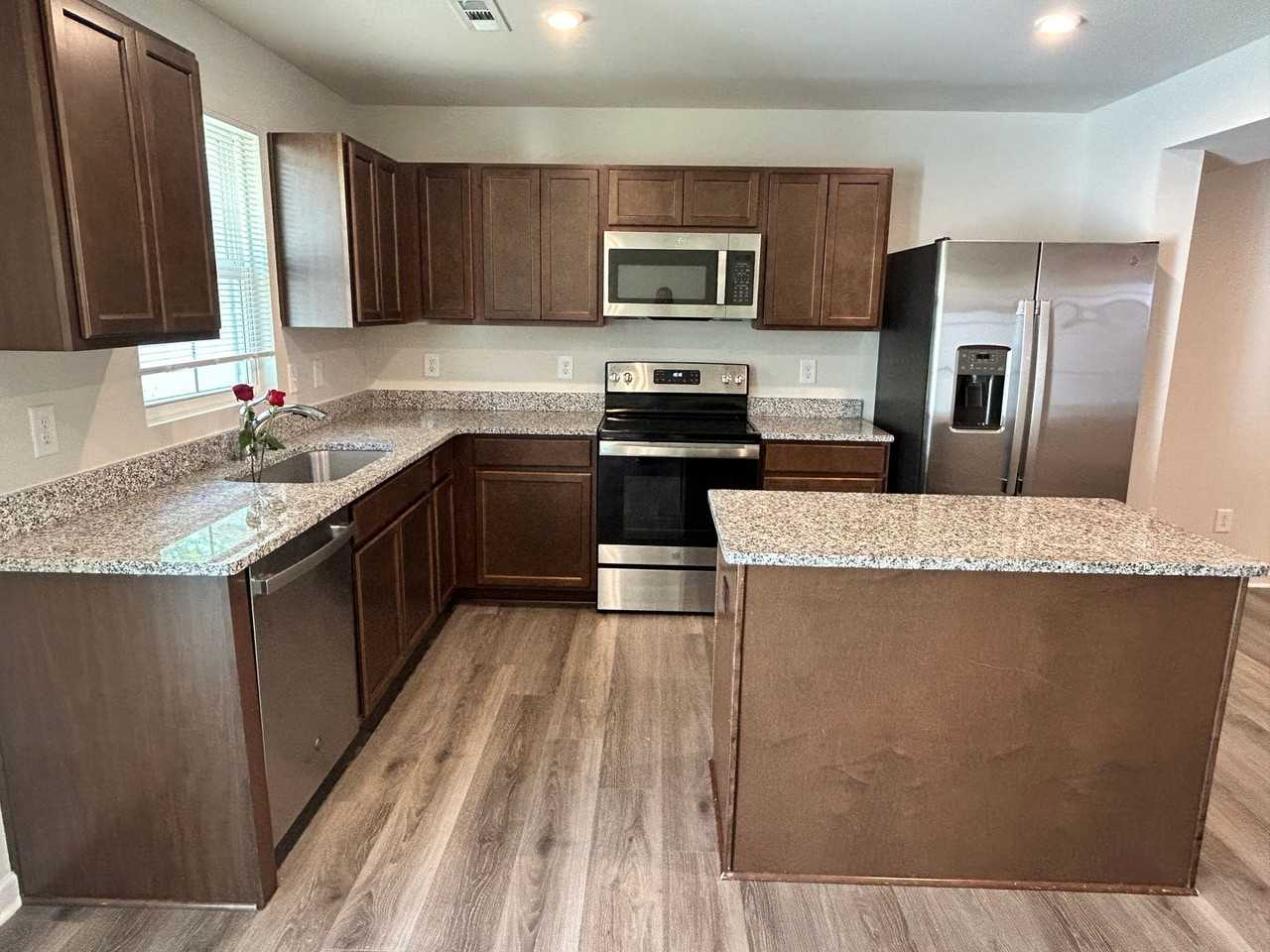 1629 Mountain Ash Ln - Photo 5 of 18