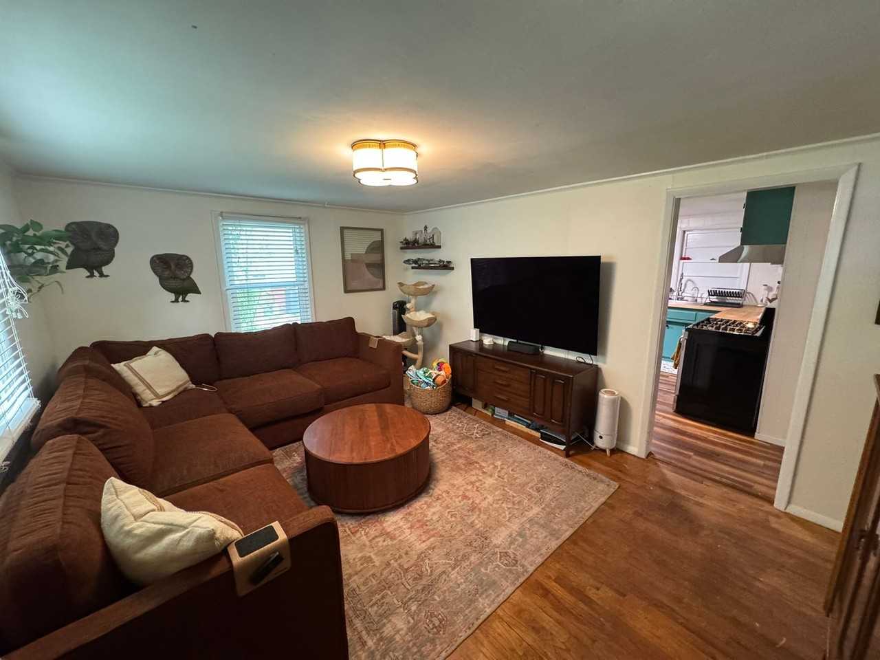 150 Hillside St - Photo 3 of 20
