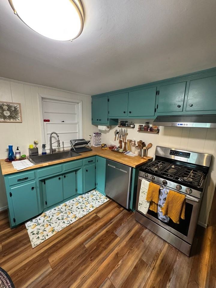 150 Hillside St - Photo 6 of 20