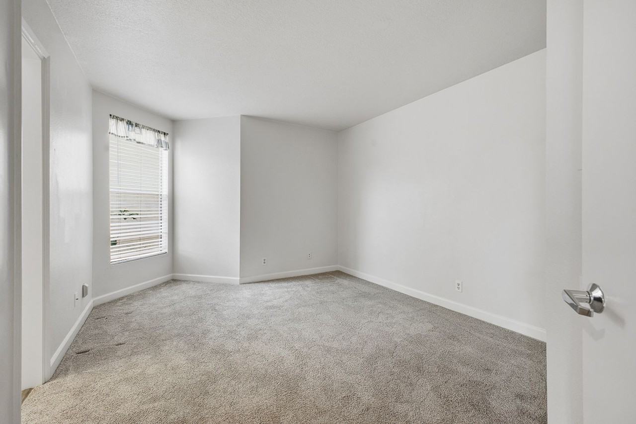 13096 Le Parc #55 - Photo 7 of 12