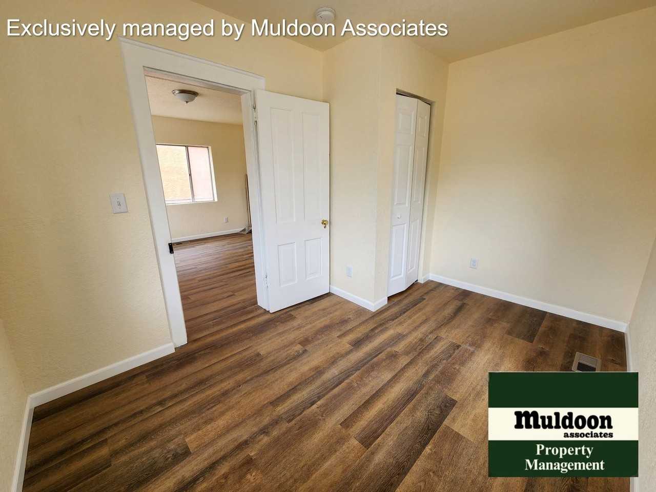 625 Elm St - Photo 4 of 10