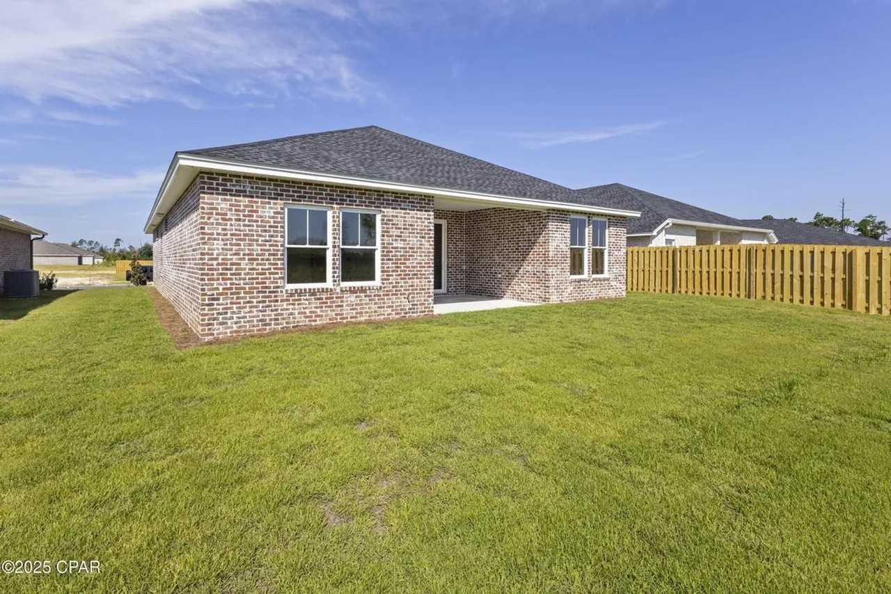 3884 Red Deer Cir - Photo 2 of 14