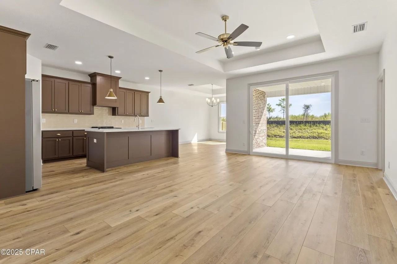 3884 Red Deer Cir - Photo 5 of 14