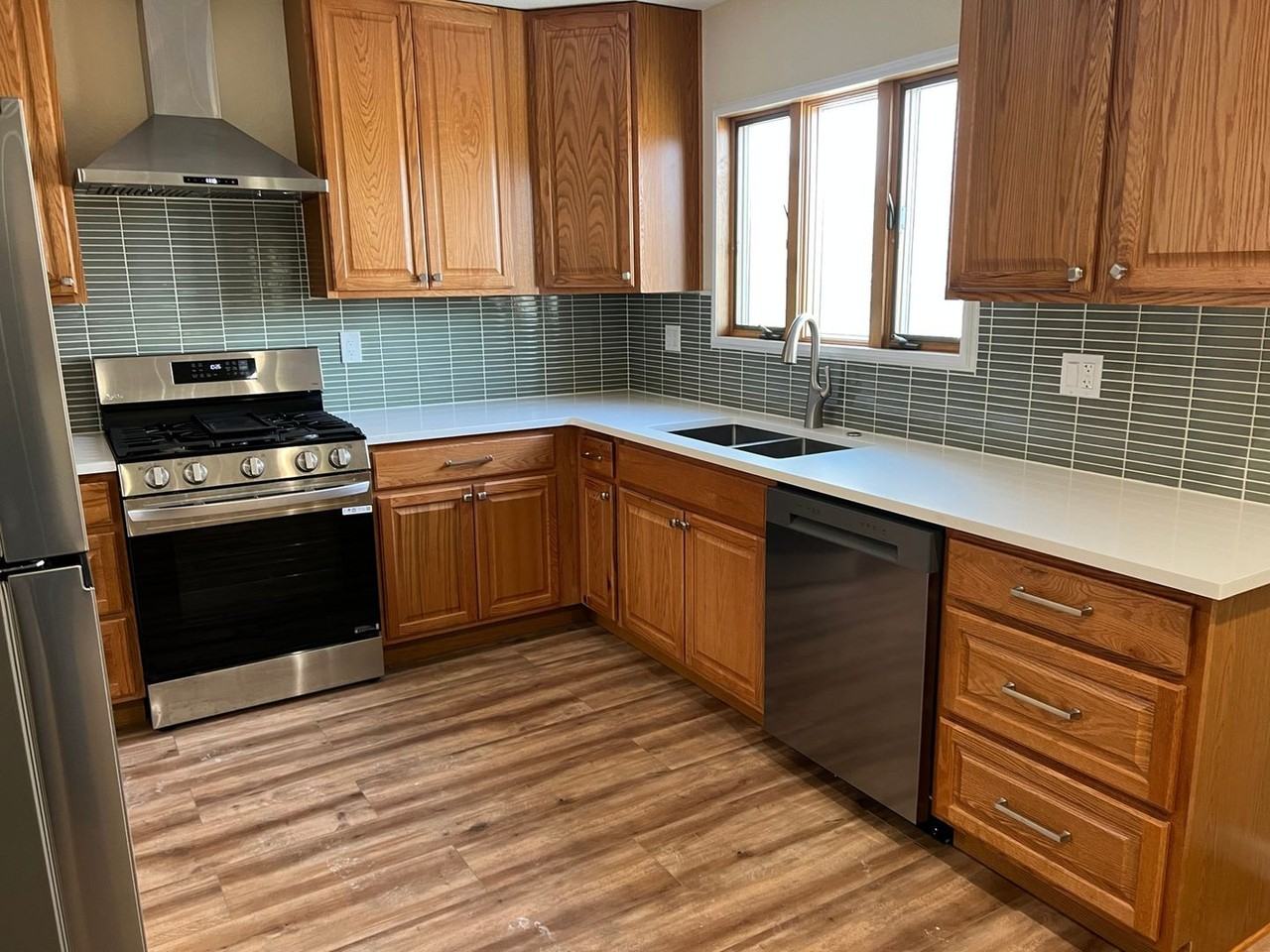 701 S Sheridan Blvd - Photo 4 of 18
