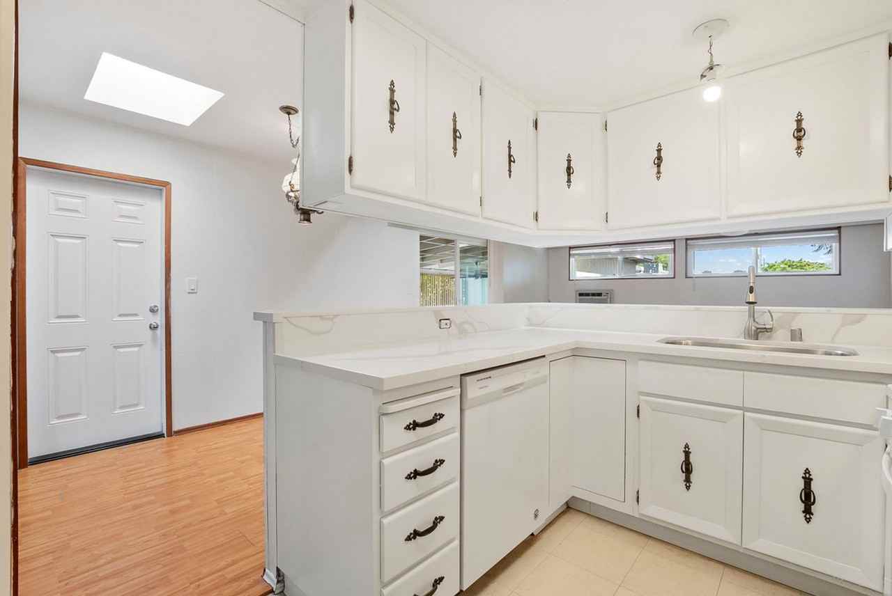 4665 Terry Ln - Photo 6 of 28