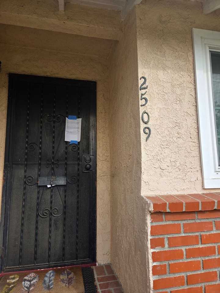 2509 W 109th St - Photo 3 of 10