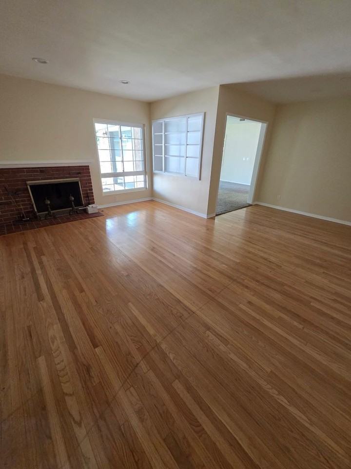 2509 W 109th St - Photo 7 of 10