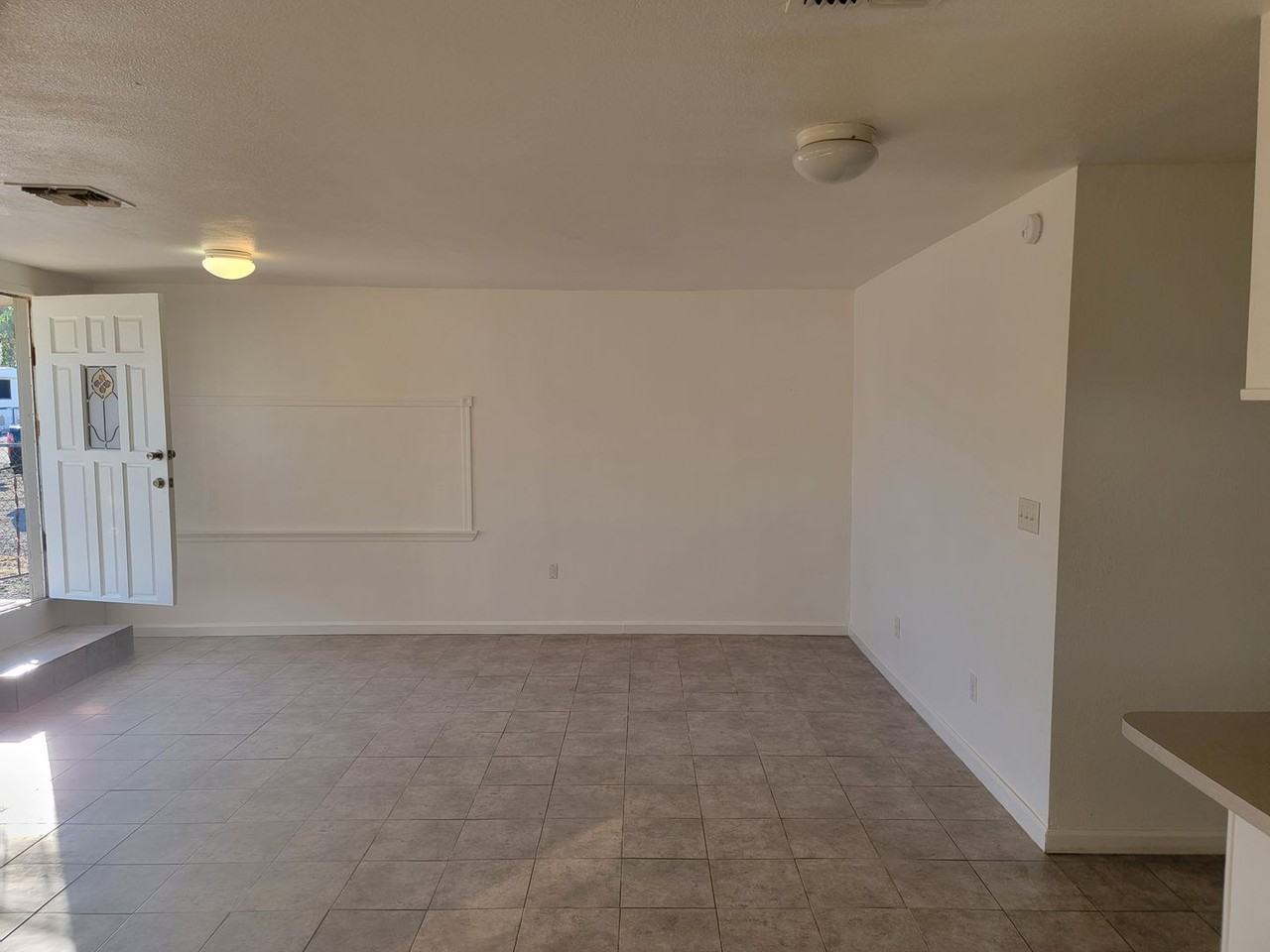 1801 Tejon Dr - Photo 2 of 7