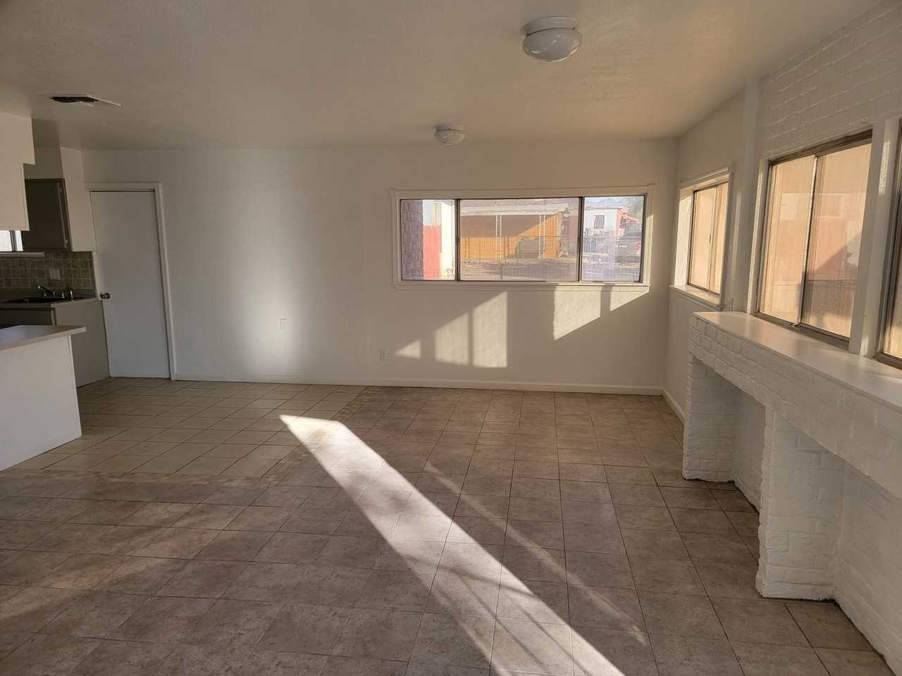 1801 Tejon Dr - Photo 3 of 7