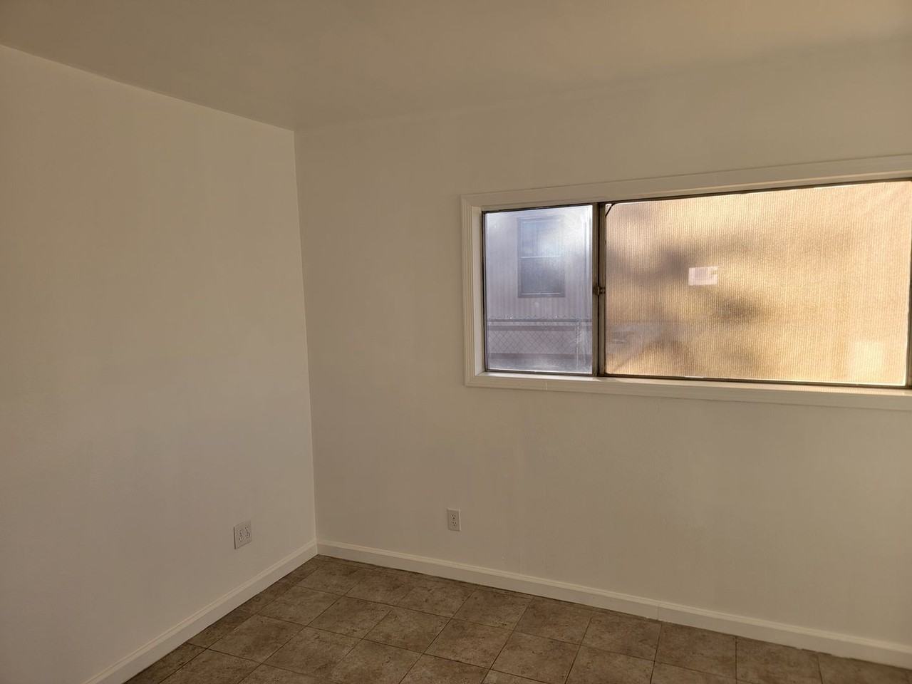 1801 Tejon Dr - Photo 5 of 7