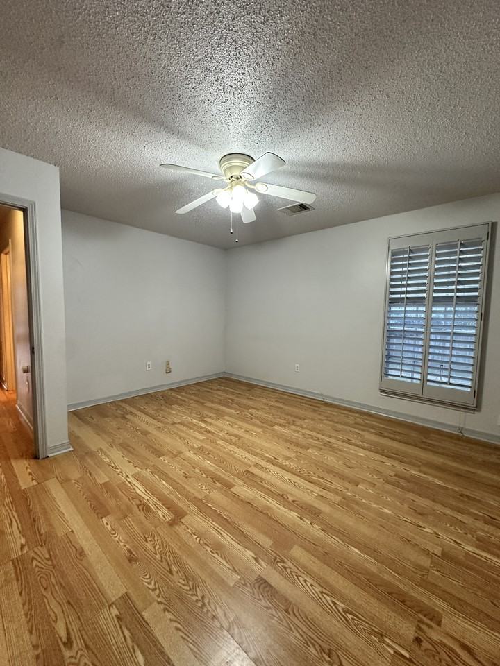 606 1/2 Lafayette St #B - Photo 6 of 10