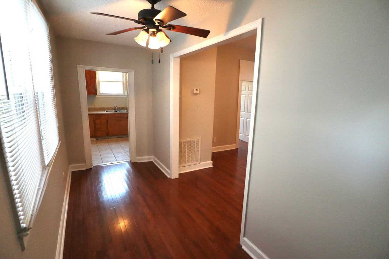 27 Nassau St #A - Photo 3 of 7