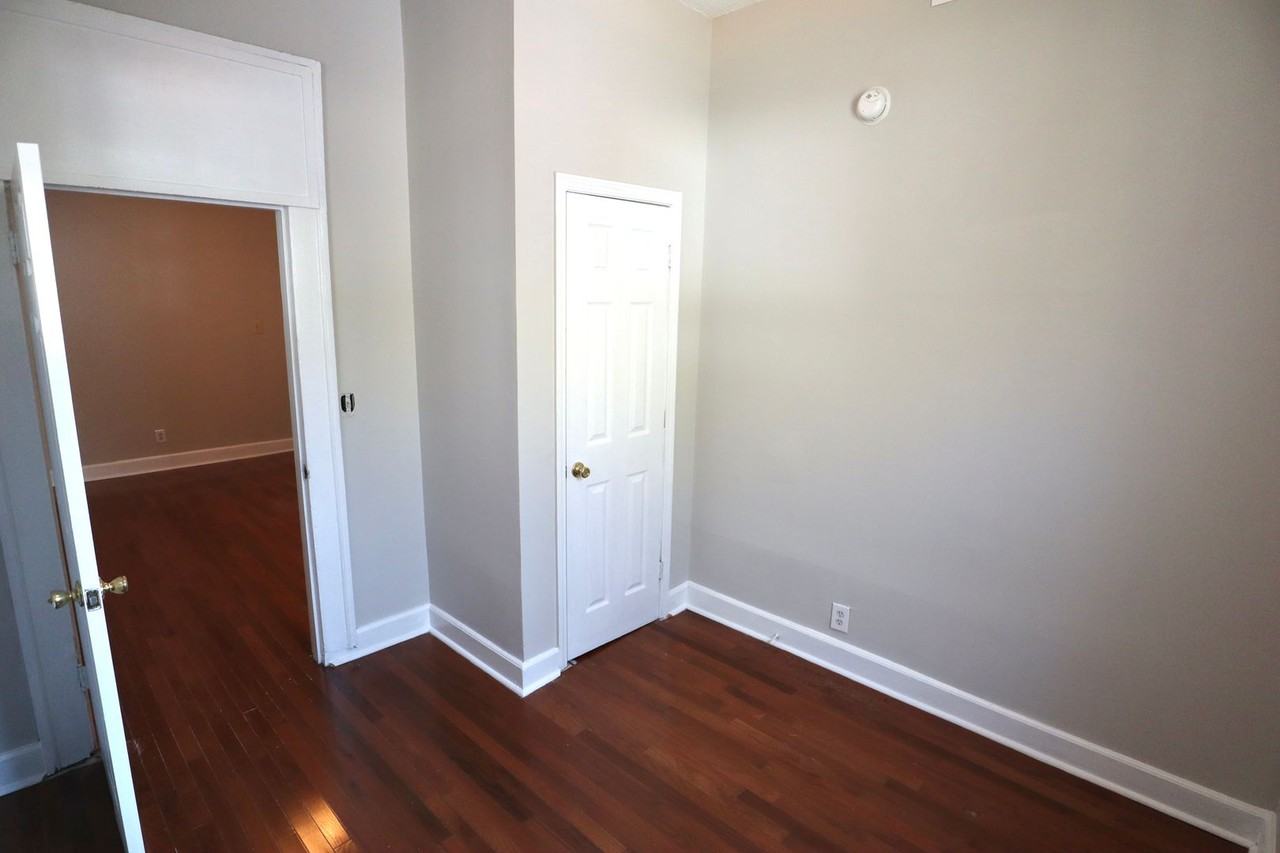 27 Nassau St #A - Photo 5 of 7