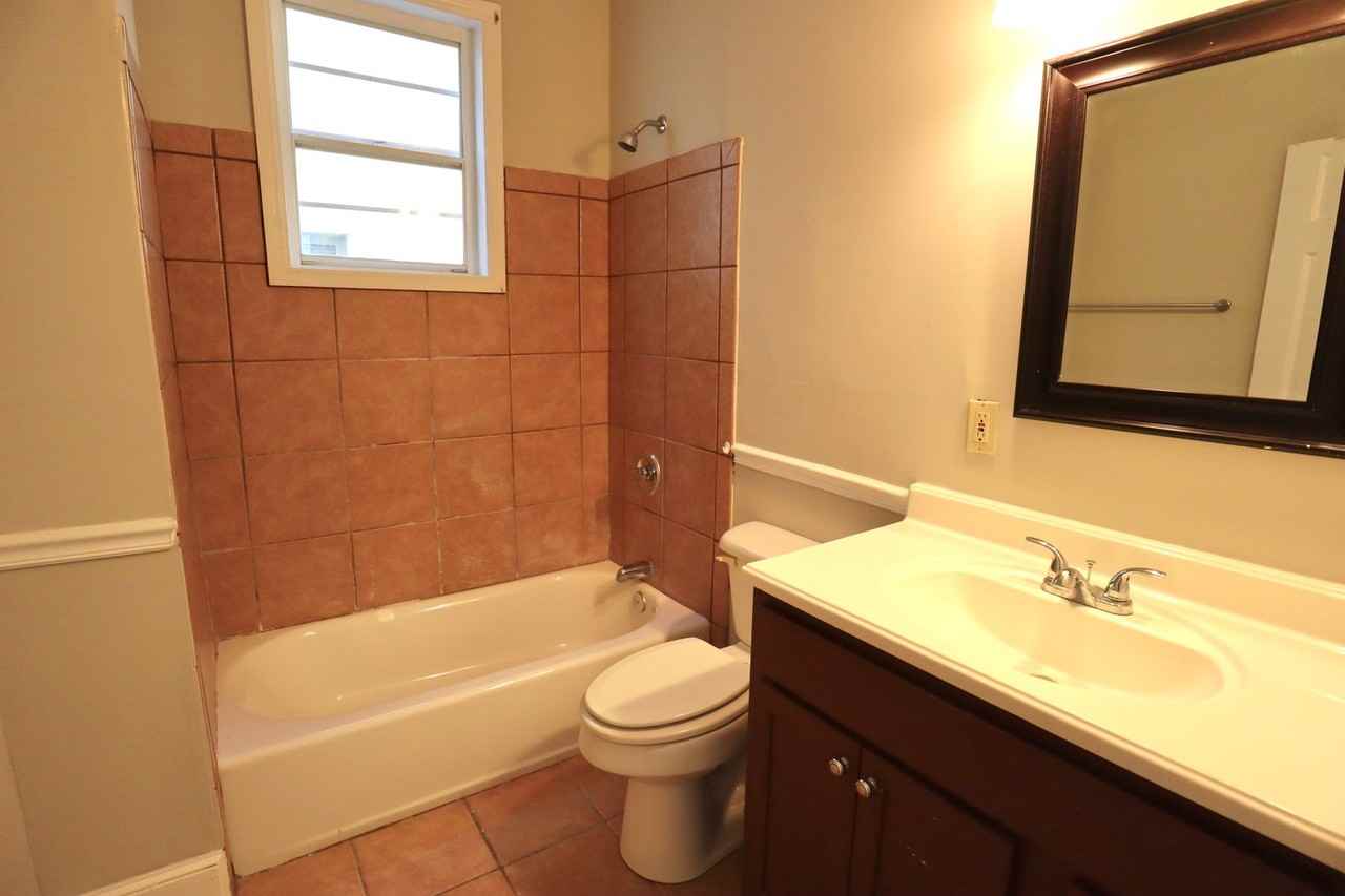 27 Nassau St #A - Photo 6 of 7