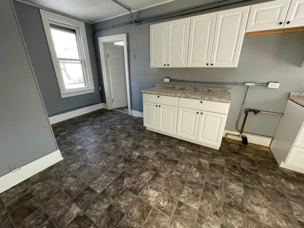 703 Jackson St - Photo 3 of 9