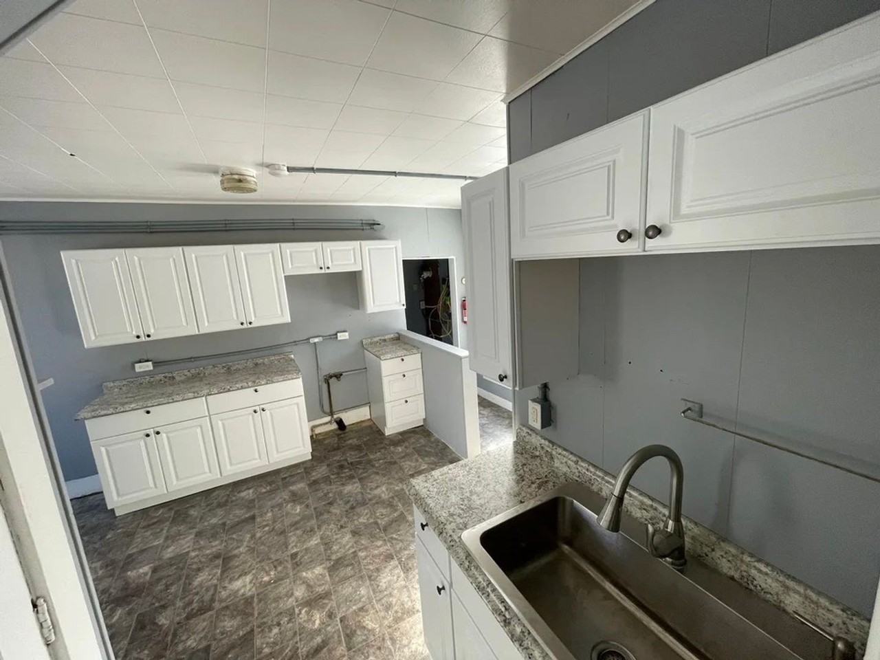 703 Jackson St - Photo 4 of 9