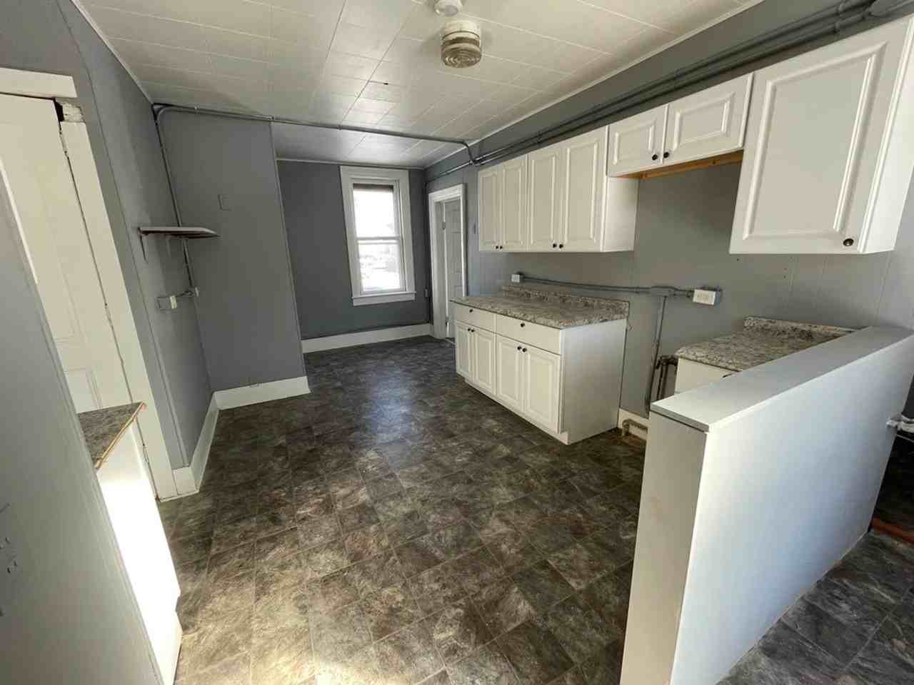 703 Jackson St - Photo 5 of 9