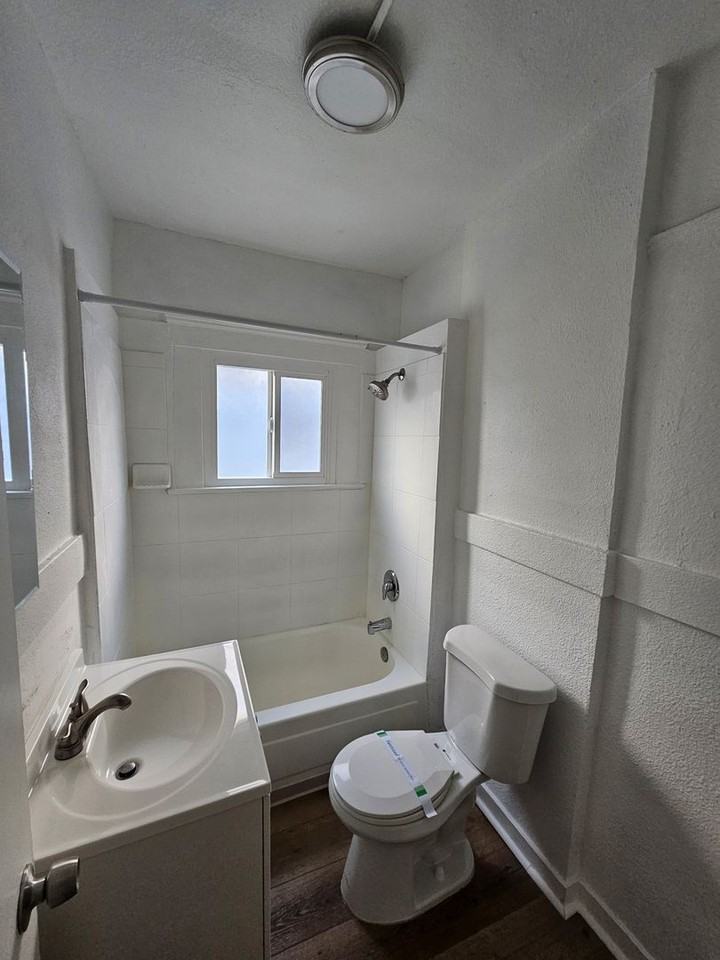 2165 Ocean View Blvd - Photo 7 of 27