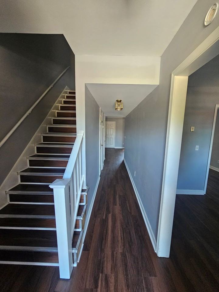 223 Rutledge Pl - Photo 2 of 21