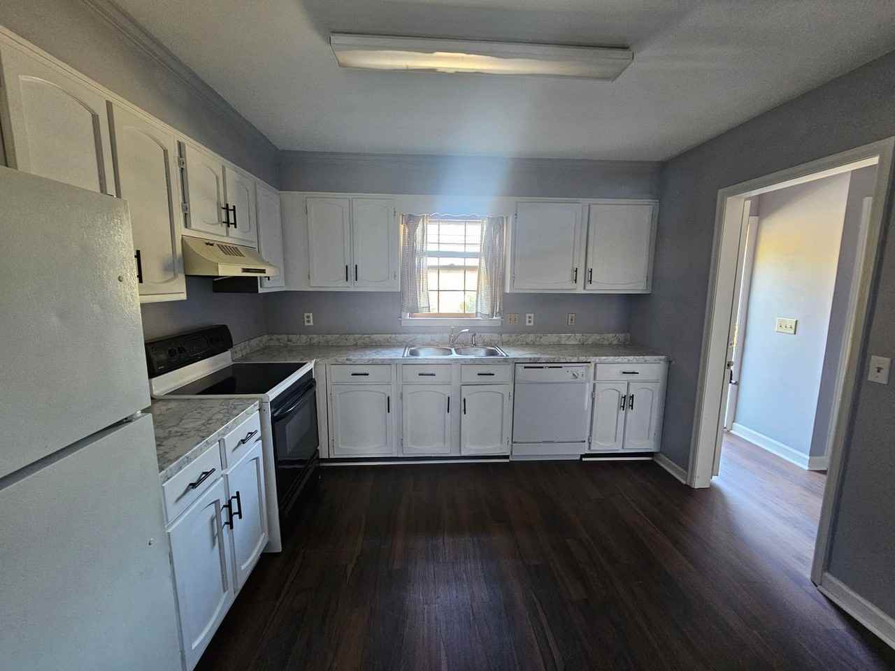 223 Rutledge Pl - Photo 4 of 21