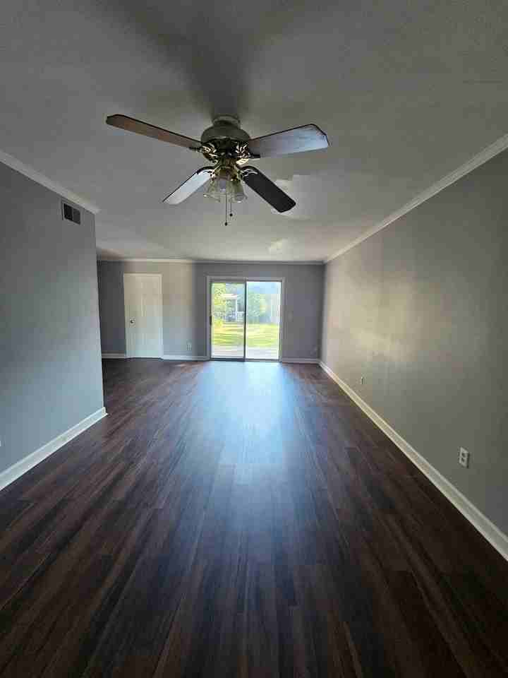 223 Rutledge Pl - Photo 5 of 21