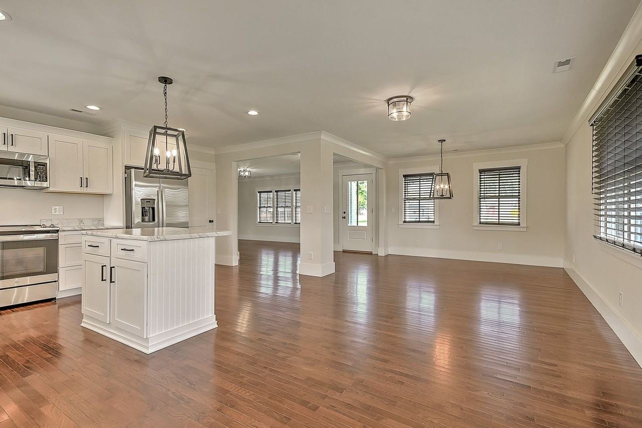 403 Silver Lake Rd - Photo 2 of 49