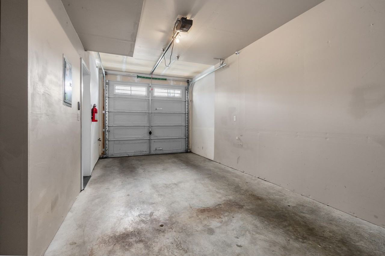 4031 S 66th St - Photo 4 of 29